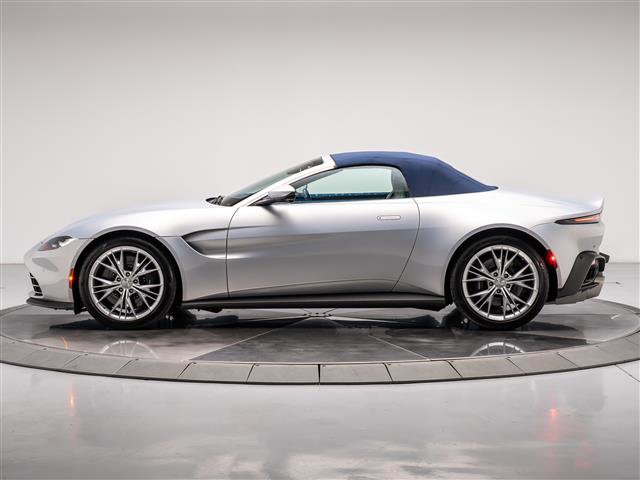 Used 2023 Aston Martin V8 Vantage Roadster image 17
