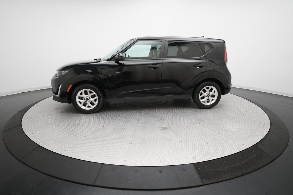 Used 2023 Kia Soul LX w/ LX Technology Package image 23