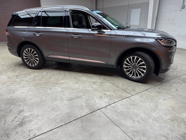 Used 2024 Lincoln Aviator Reserve w/ Equipment Group 201A image 6