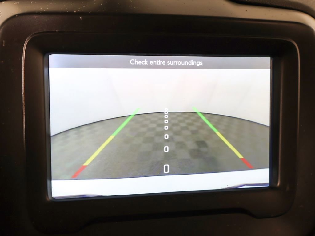 Used 2019 Jeep Renegade Latitude FWD image 38