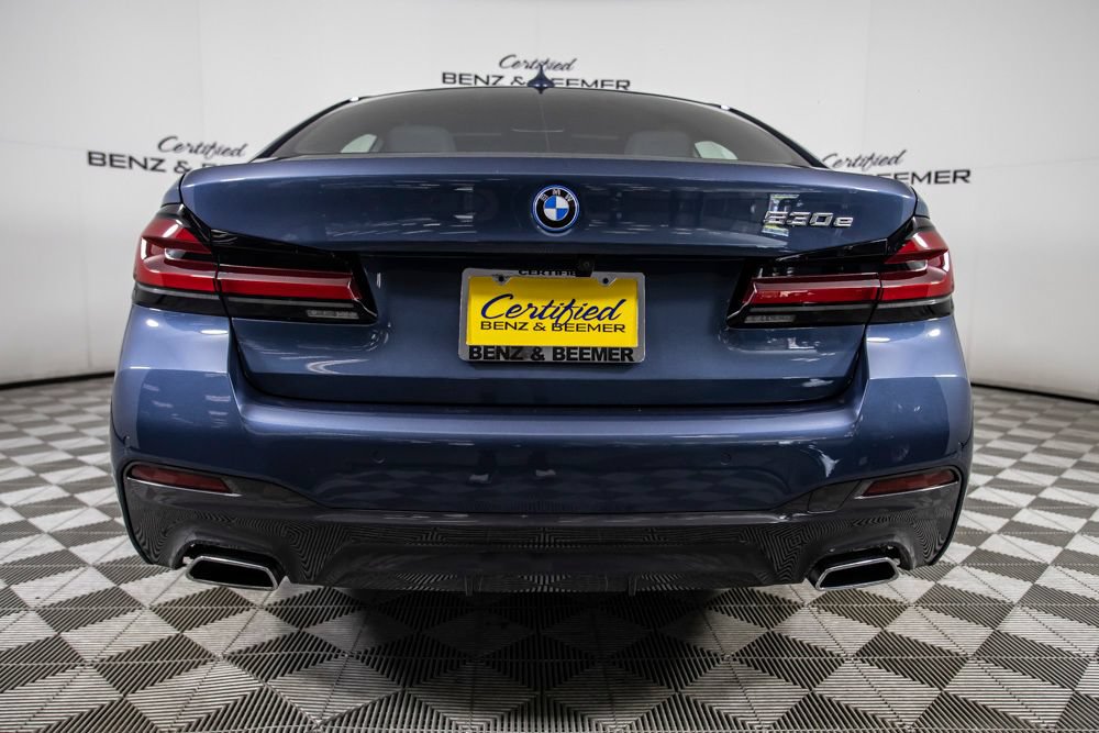 Used 2023 BMW 530e w/ M Sport Package RWD image 7