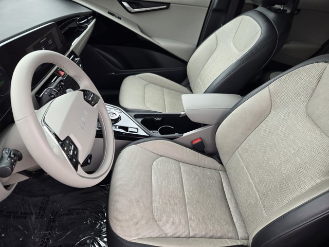 Certified 2023 Kia Niro Wave FWD image 12