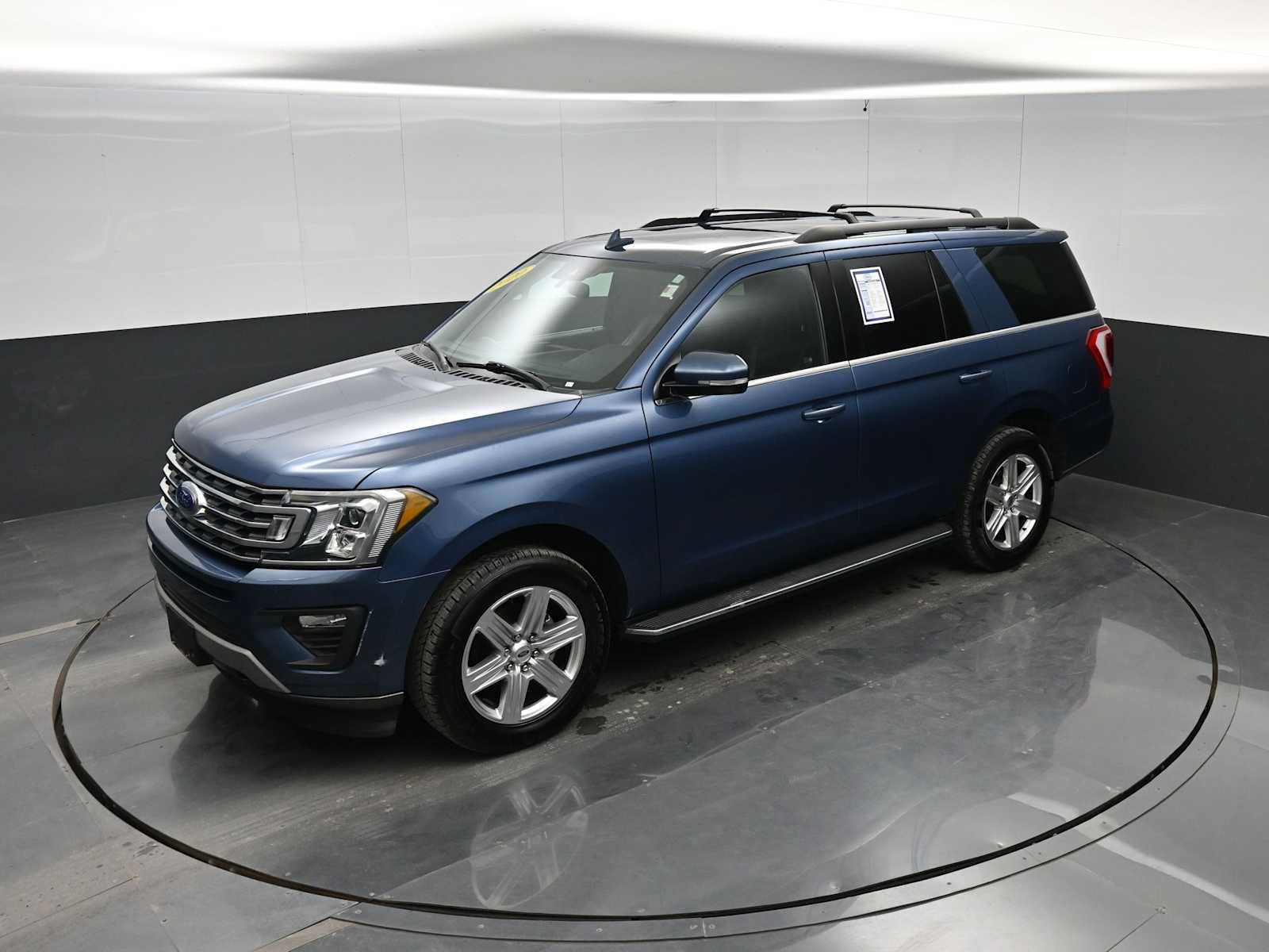 Used 2020 Ford Expedition XLT w/ Equipment Group 202A AWD/4WD image 27