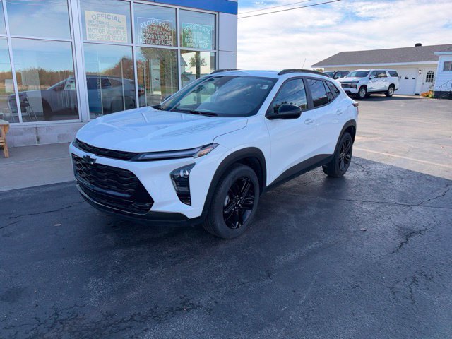 Used 2025 Chevrolet Trax ACTIV w/ Sunroof Package FWD image 7