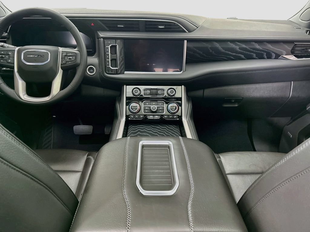 Used 2024 GMC Yukon Denali AWD/4WD image 13