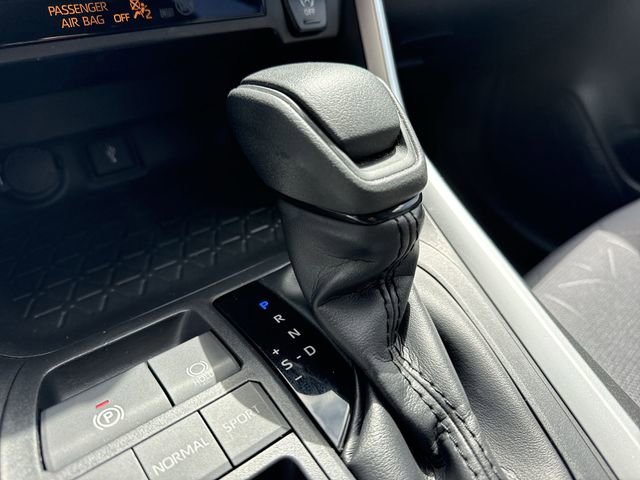 Used 2021 Toyota RAV4 XLE w/ Convenience Package FWD image 20