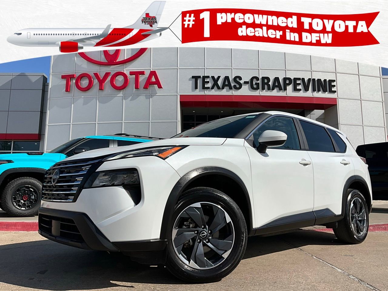 Used 2025 Nissan Rogue SV image 1