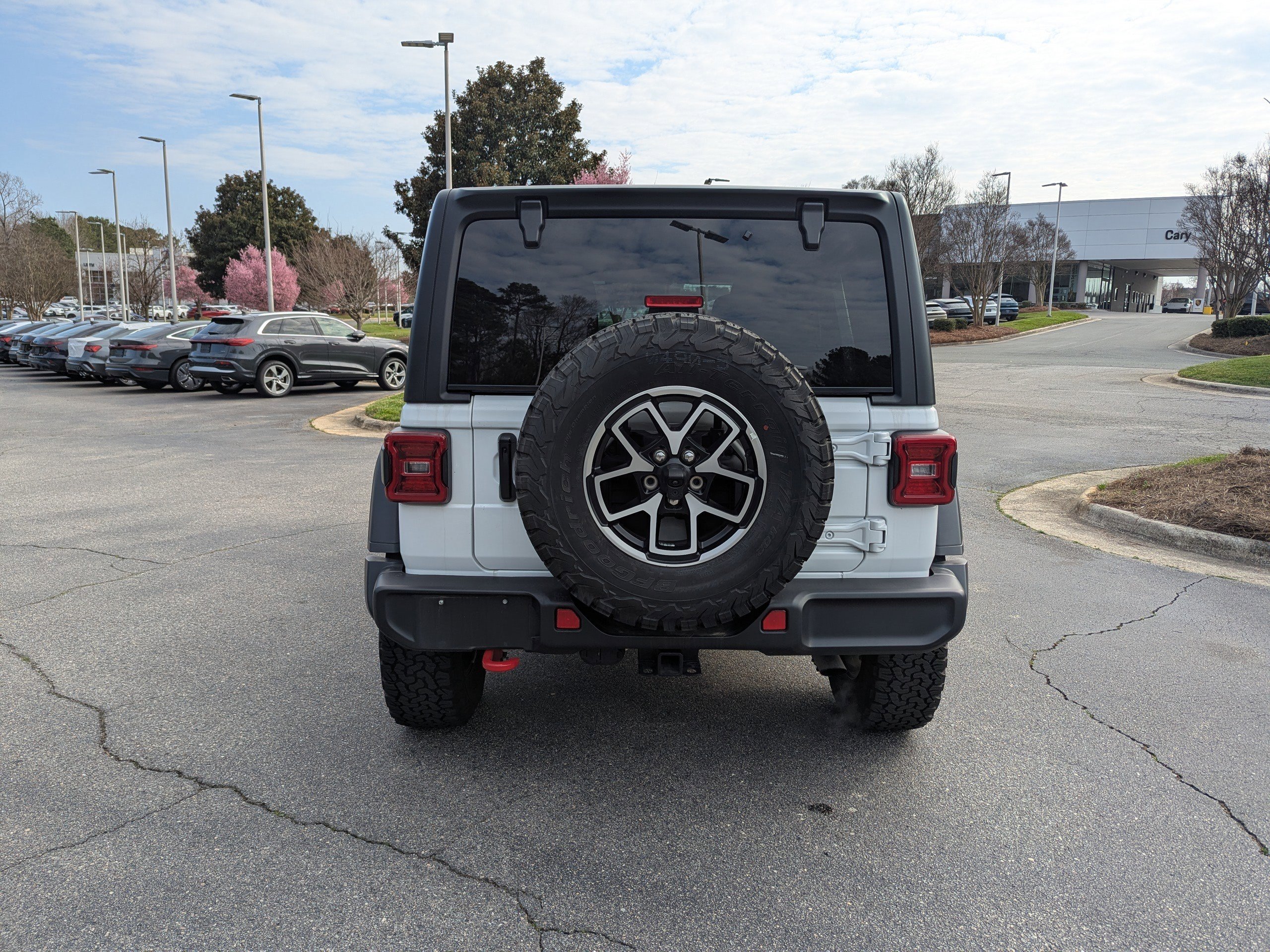 Used 2025 Jeep Wrangler Rubicon image 6