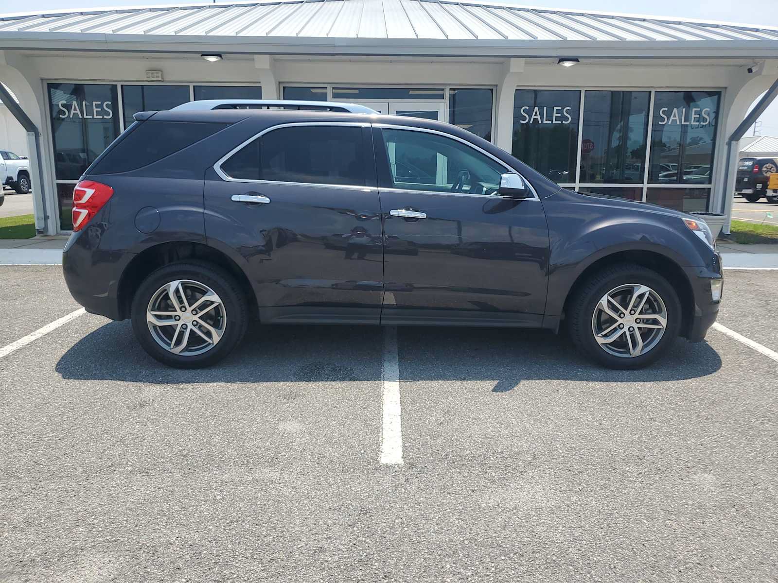 Used 2016 Chevrolet Equinox LTZ w/ Enhanced Convenience Package FWD image 8