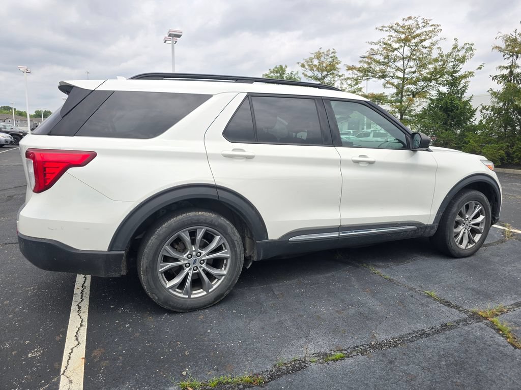 Used 2020 Ford Explorer XLT w/ Equipment Group 202A AWD/4WD image 8