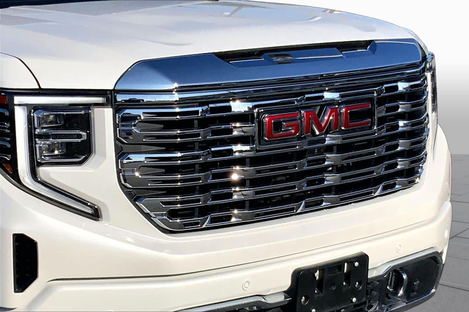 Used 2024 GMC Sierra 1500 Denali w/ Denali Reserve Package AWD/4WD image 27