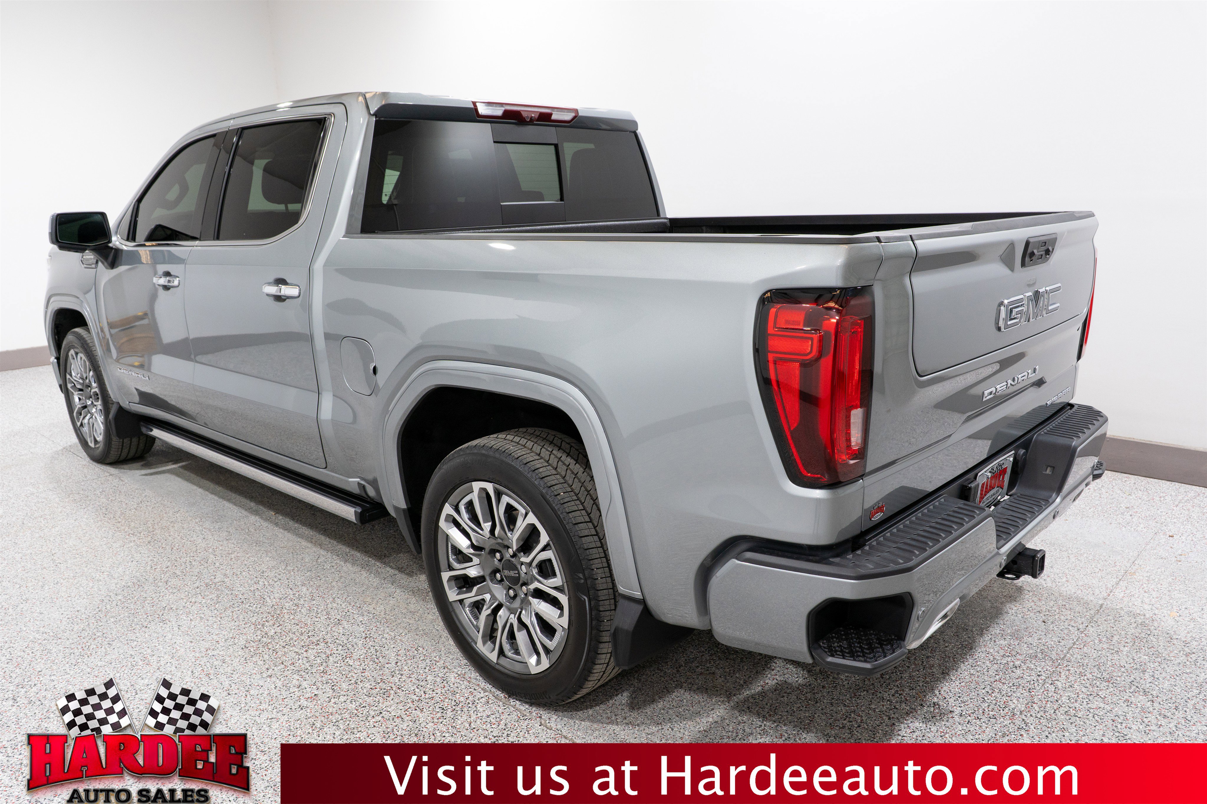 Used 2025 GMC Sierra 1500 Denali Ultimate image 3