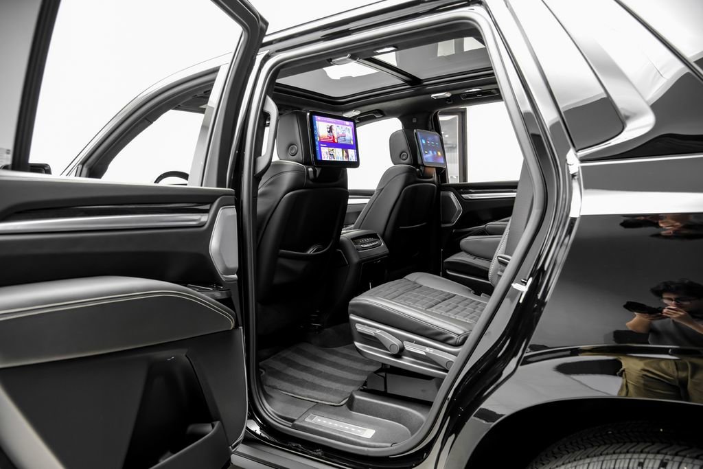 Used 2026 Cadillac Escalade V w/ LPO, ONYX Package AWD/4WD image 49
