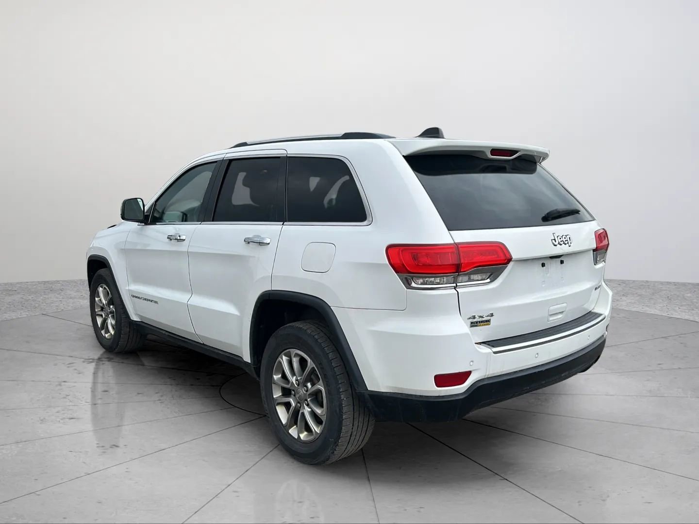 Used 2015 Jeep Grand Cherokee Limited w/ Luxury Group II image 15