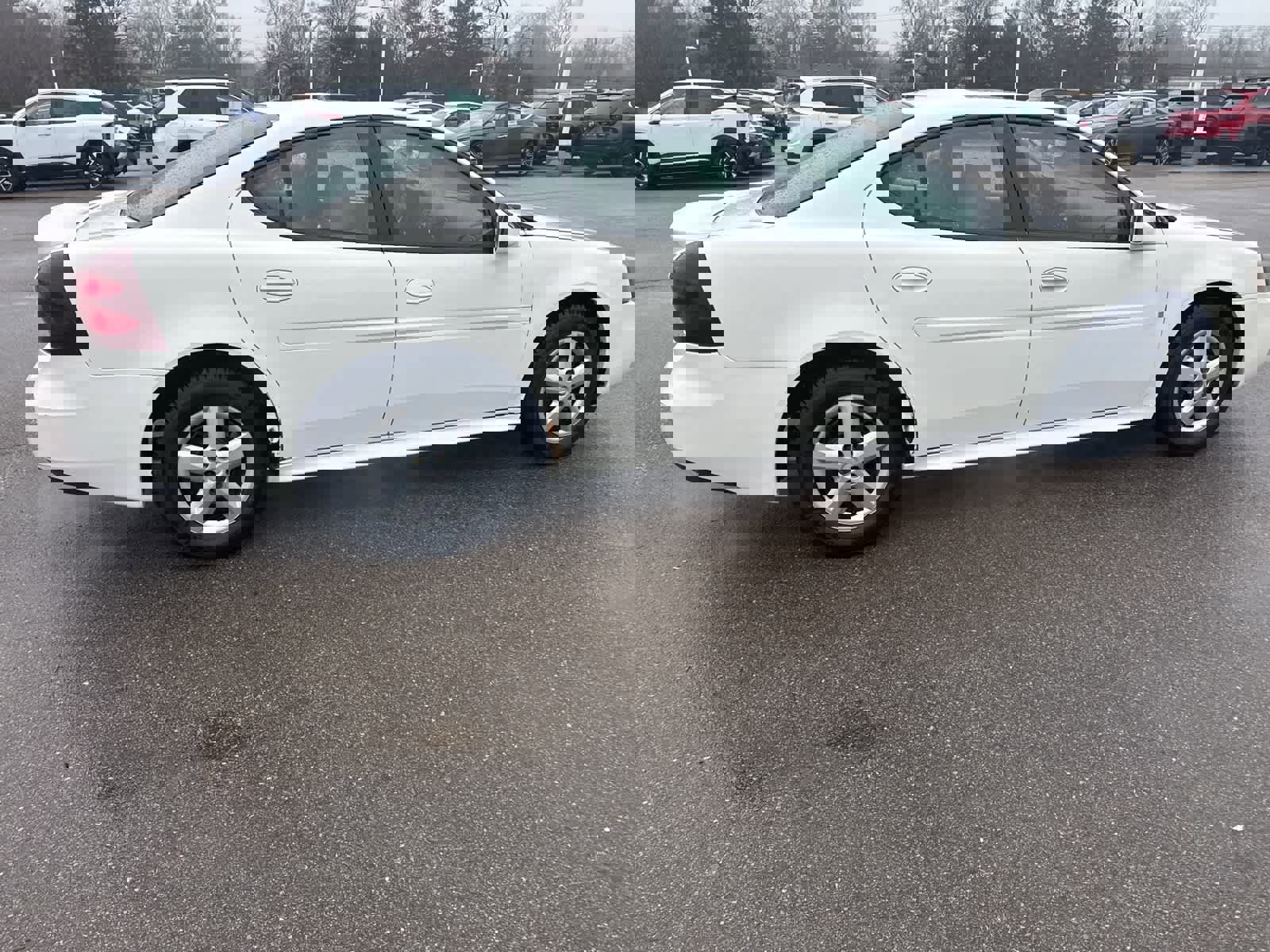 Used 2008 Pontiac Grand Prix w/ Premium Package image 14