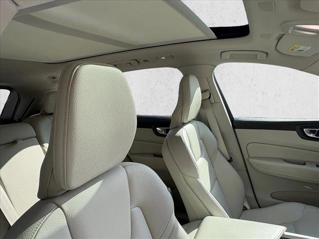 Used 2023 Volvo XC60 B5 Core w/ Protection Package image 21