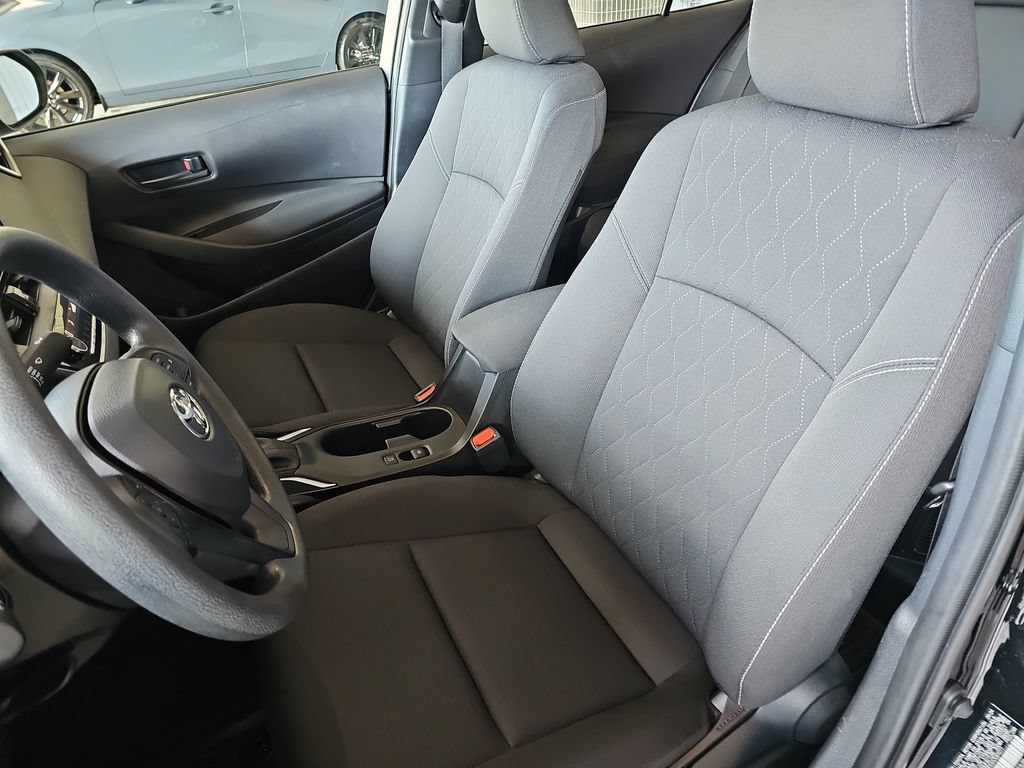 Used 2025 Toyota Corolla LE FWD image 14