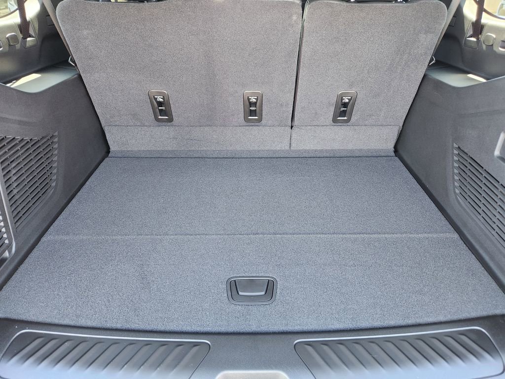 New 2026 GMC Yukon XL Elevation w/ Elevation Premium Package image 7