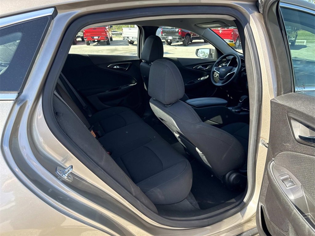 Used 2025 Chevrolet Malibu LT image 26