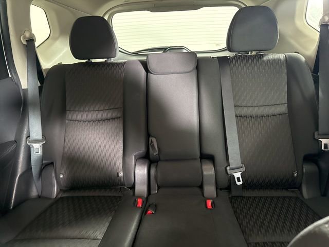 Used 2019 Nissan Rogue SV image 38