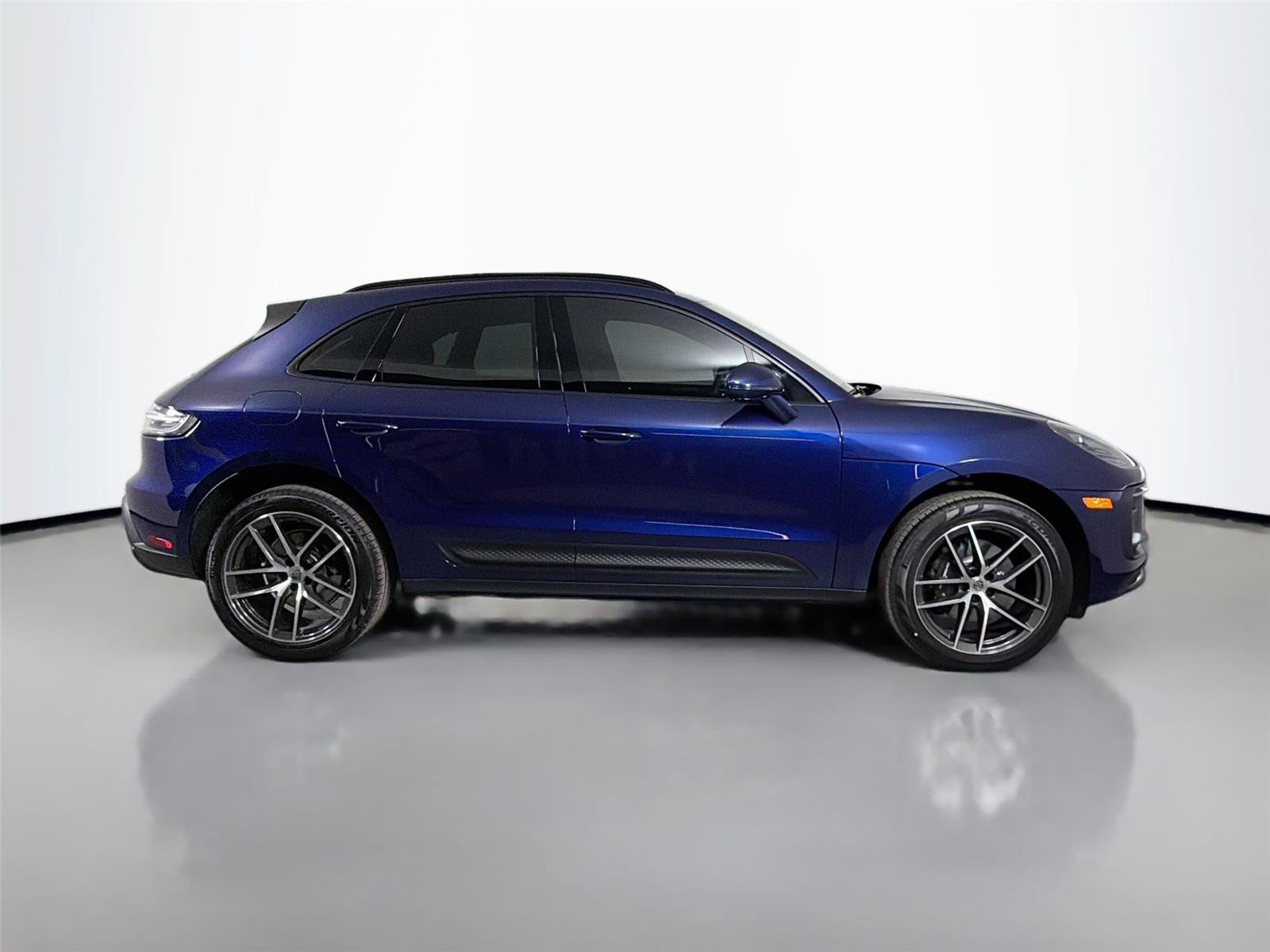 Certified 2026 Porsche Macan Turbo AWD/4WD image 8