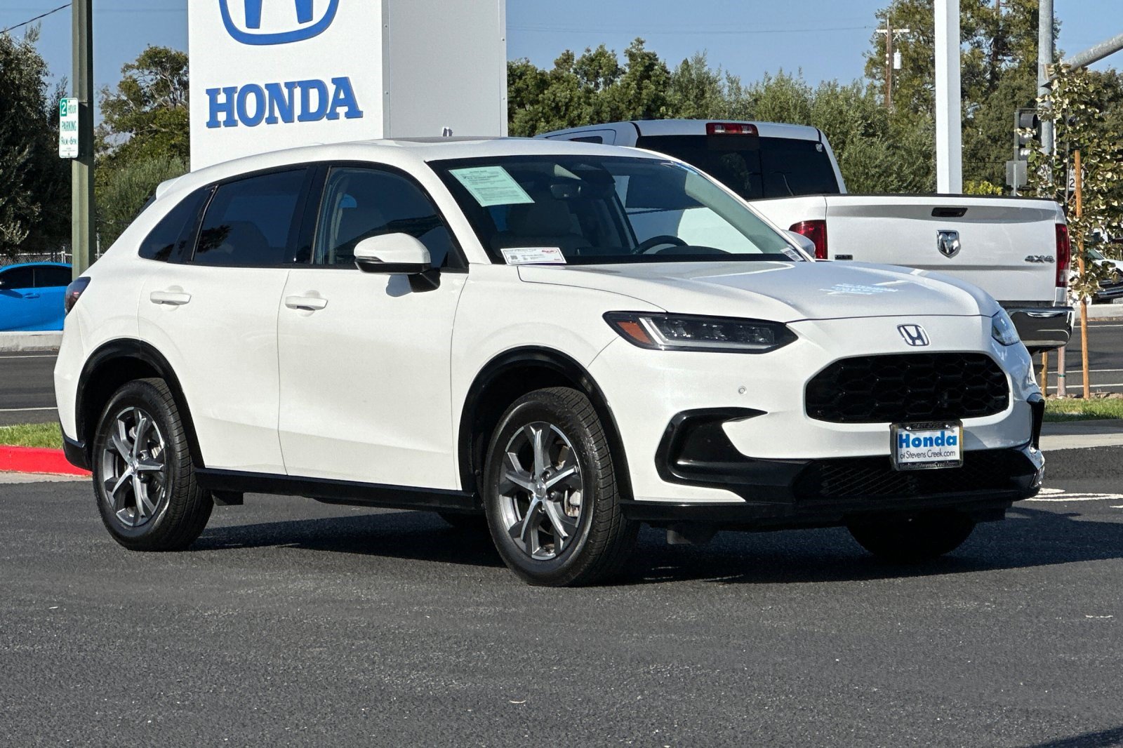 Used 2023 Honda HR-V EX-L image 7