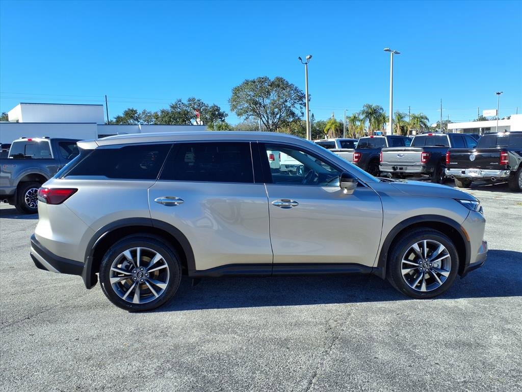 Used 2024 INFINITI QX60 Luxe image 8