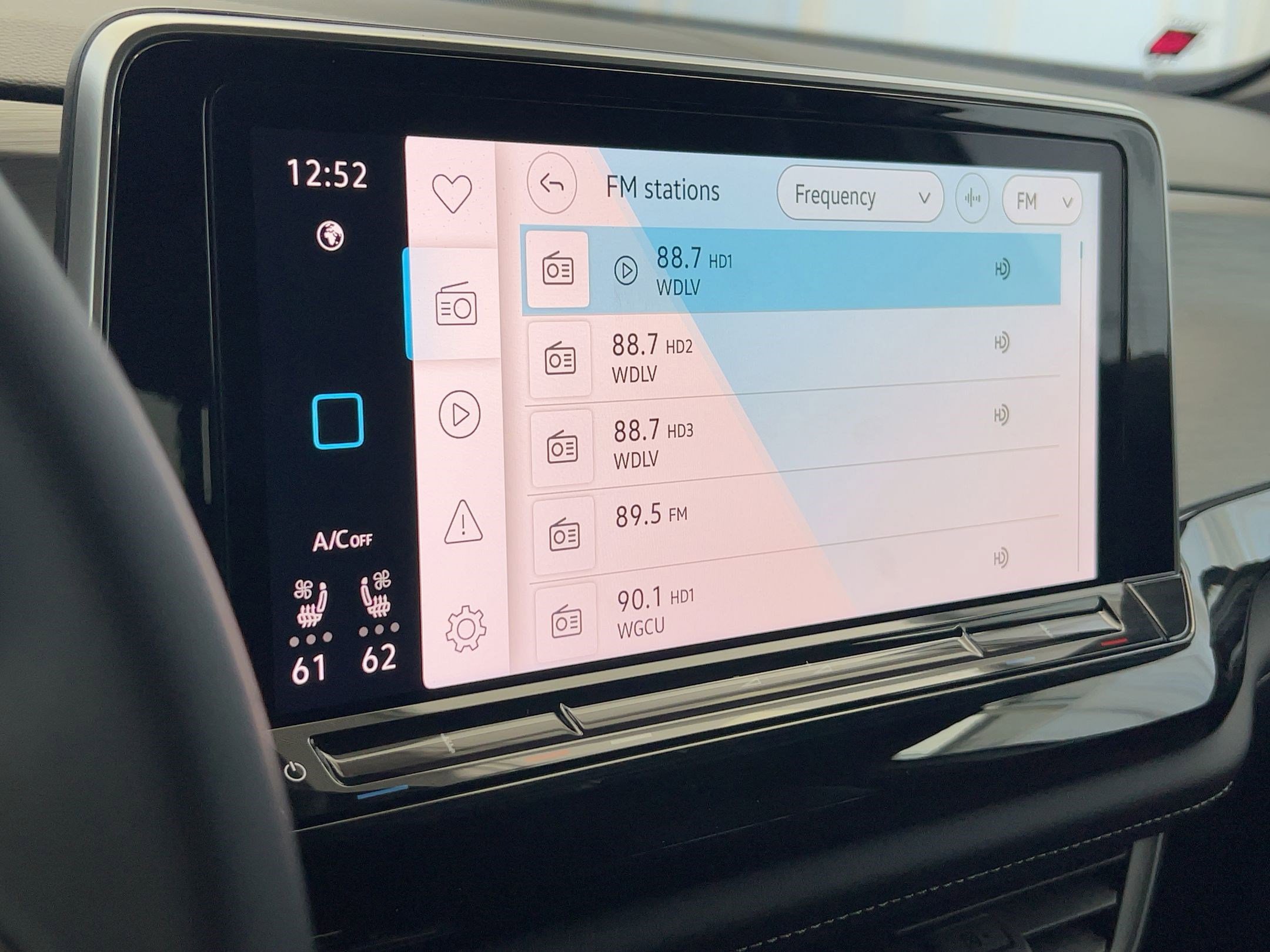 New 2026 Volkswagen Atlas Cross Sport SE image 22