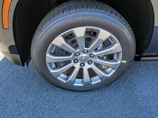 New 2026 Chevrolet Suburban Premier RWD image 8