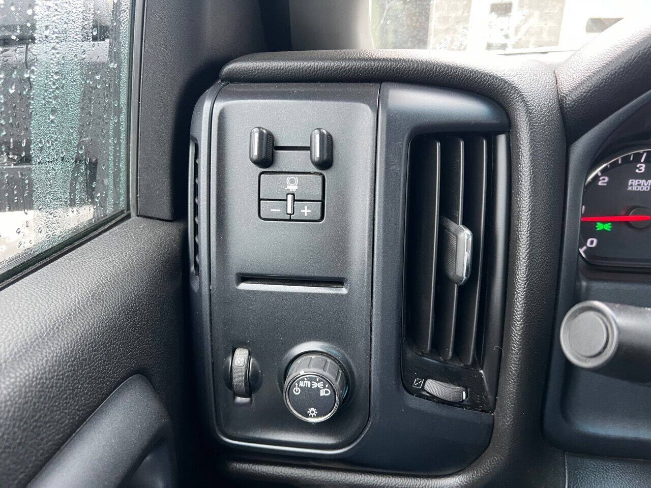 Used 2019 Chevrolet Silverado 2500 W/T AWD/4WD image 13