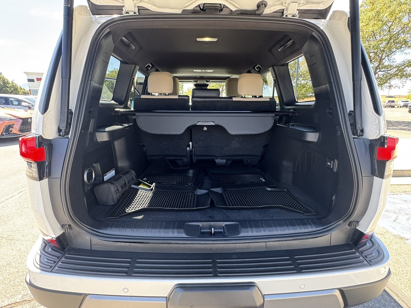 Used 2026 Lexus GX 550 AWD/4WD image 17