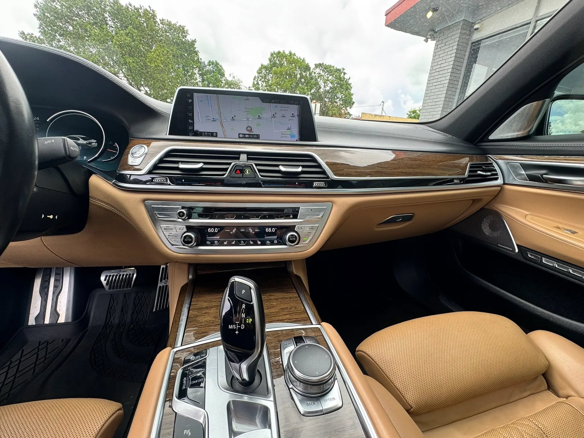 Used 2016 BMW 750i xDrive AWD/4WD image 26