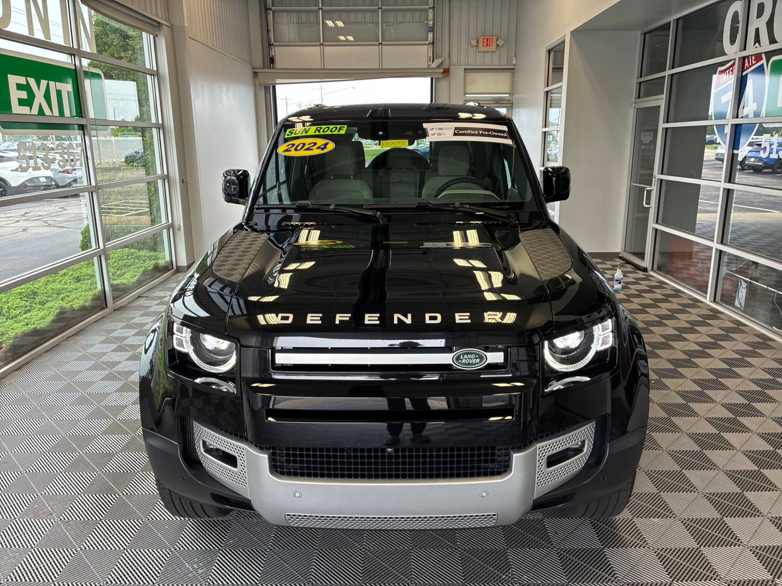 Used 2024 Land Rover Defender 110 S AWD/4WD image 2