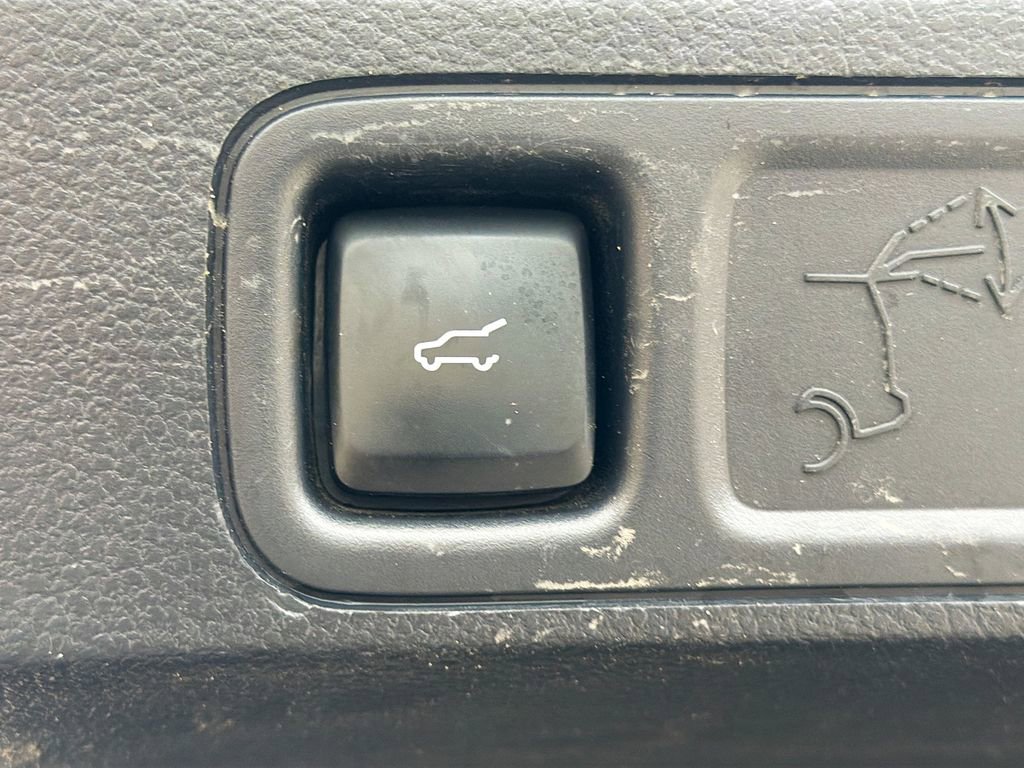 Used 2024 Ford Expedition XLT image 14