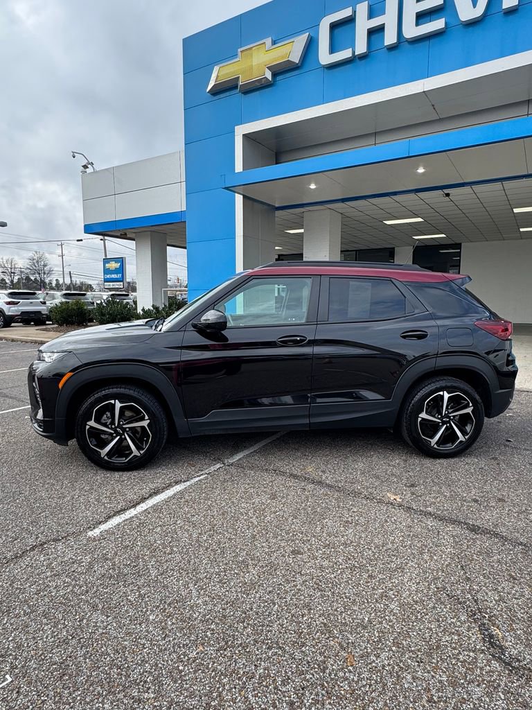 Used 2023 Chevrolet TrailBlazer RS w/ Sun and Liftgate Package image 4
