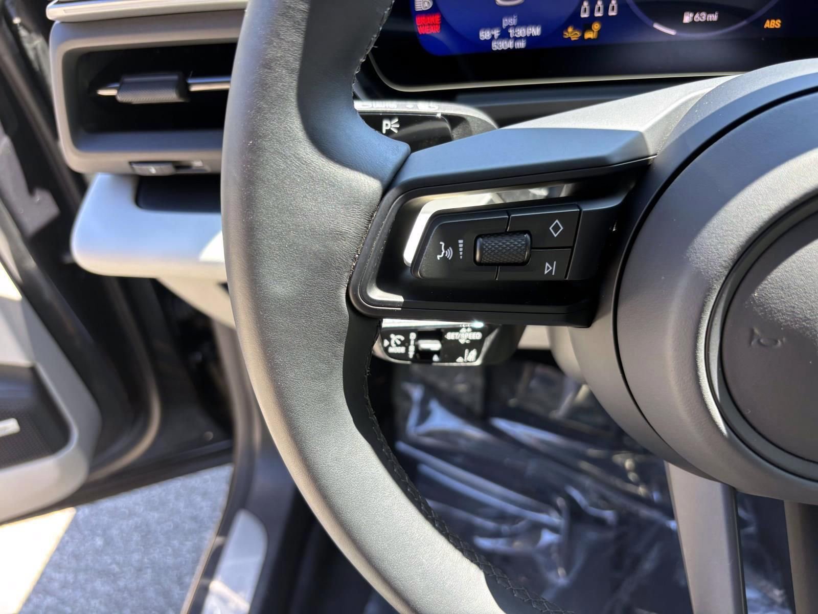 Certified 2025 Porsche Macan 4 Electric AWD/4WD image 27