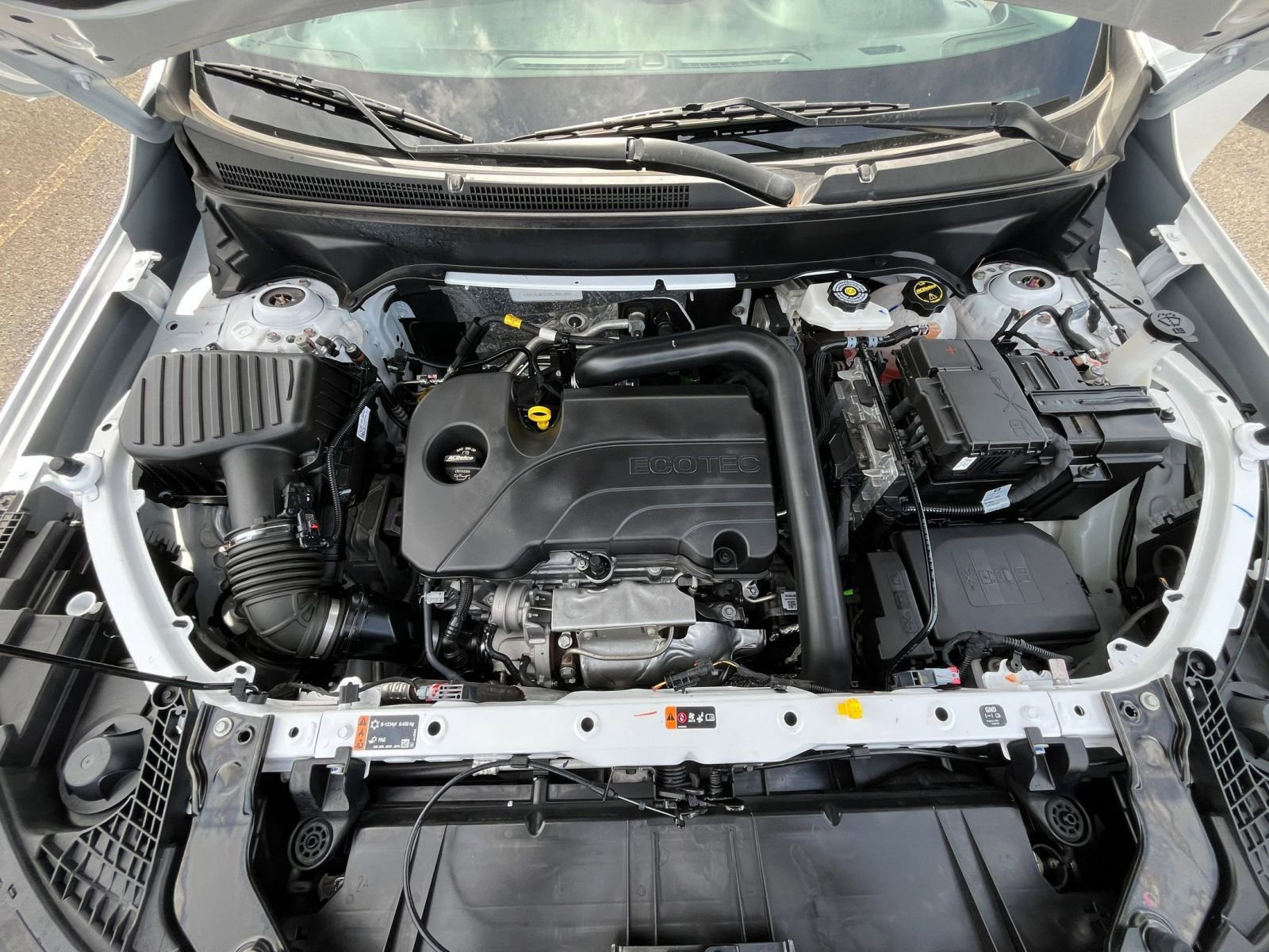 Used 2024 GMC Terrain SLE FWD image 32