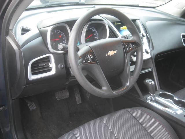 Used 2017 Chevrolet Equinox LS image 16