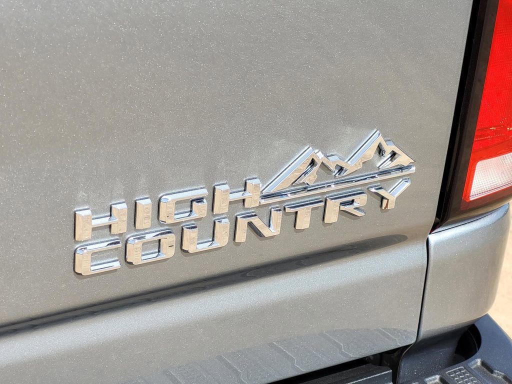 Used 2024 Chevrolet Silverado 3500 High Country w/ Technology Package image 8