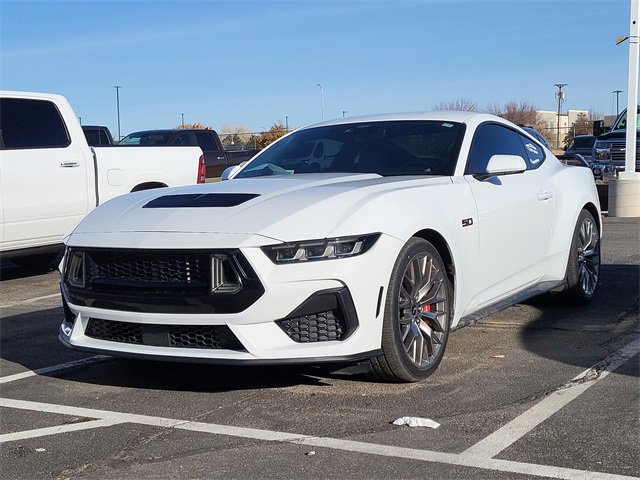 Used 2024 Ford Mustang GT Premium image 3