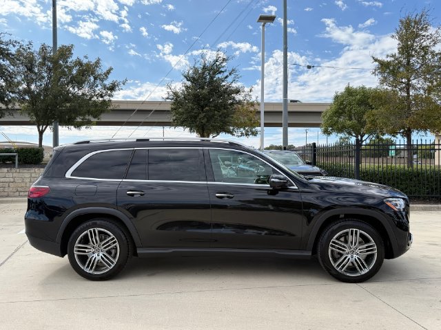 Used 2025 Mercedes-Benz GLS 450 4MATIC image 5