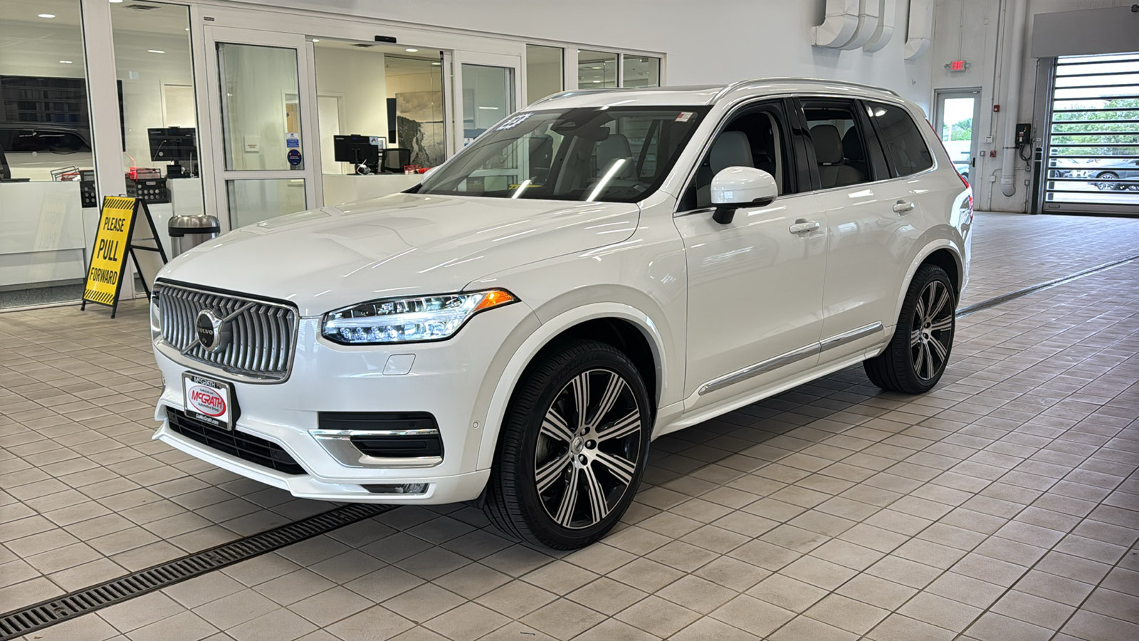 Used 2023 Volvo XC90 B6 Ultimate w/ Lounge Package AWD/4WD image 9