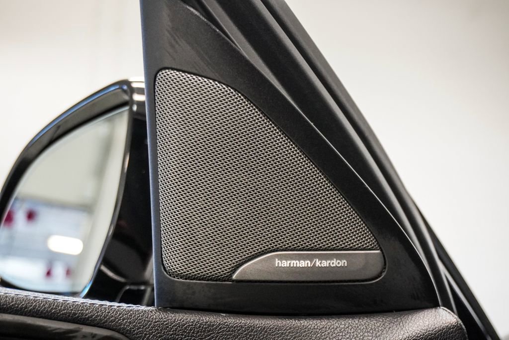 Used 2021 BMW X6 M50i w/ Executive Package image 25