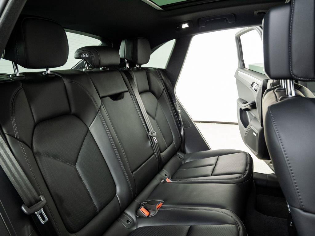 New 2026 Porsche Macan AWD/4WD image 23