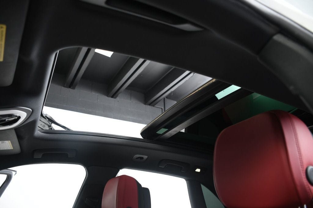 Used 2020 Porsche Macan S AWD/4WD image 6