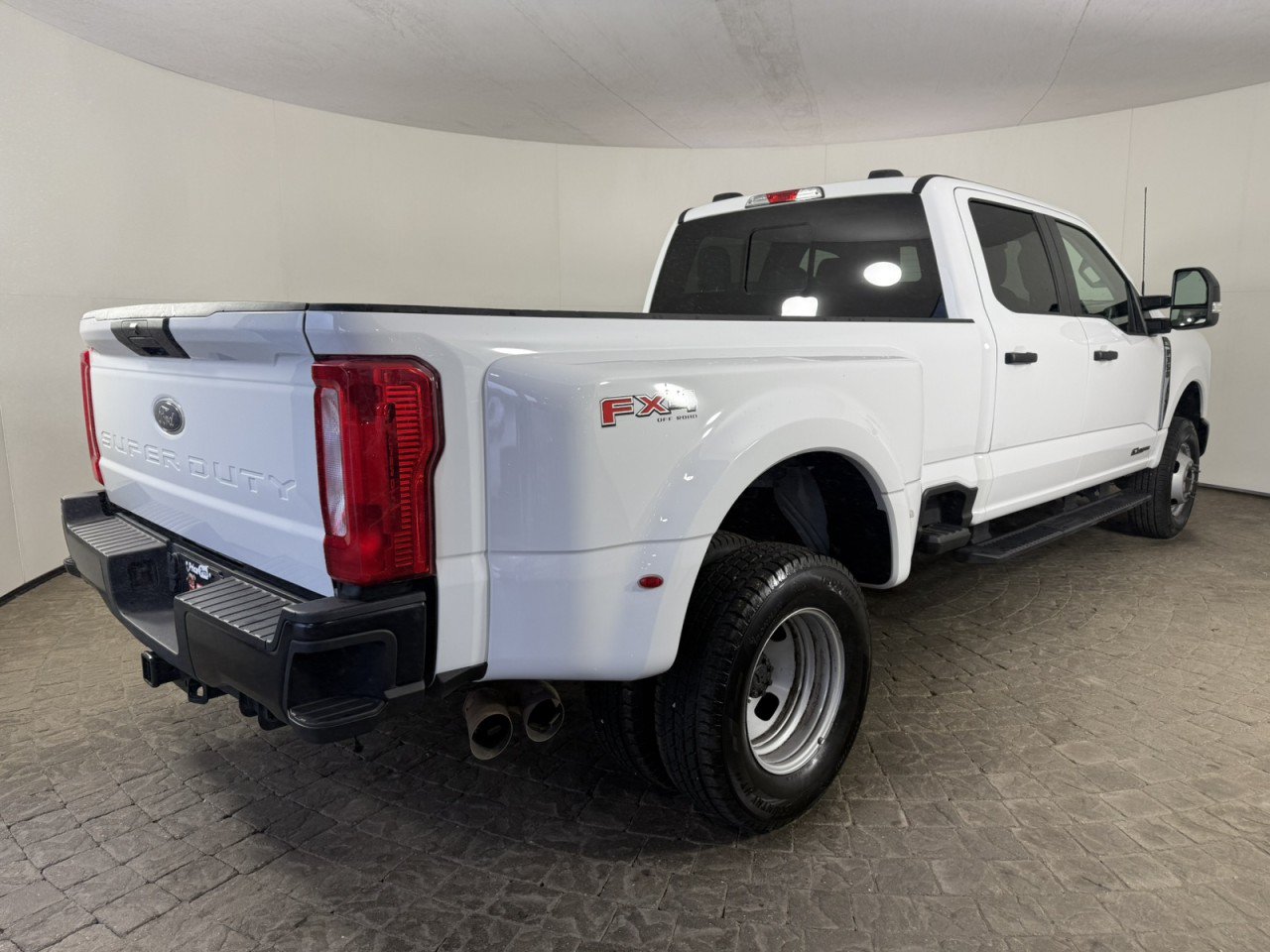 Used 2024 Ford F350 XL AWD/4WD image 9