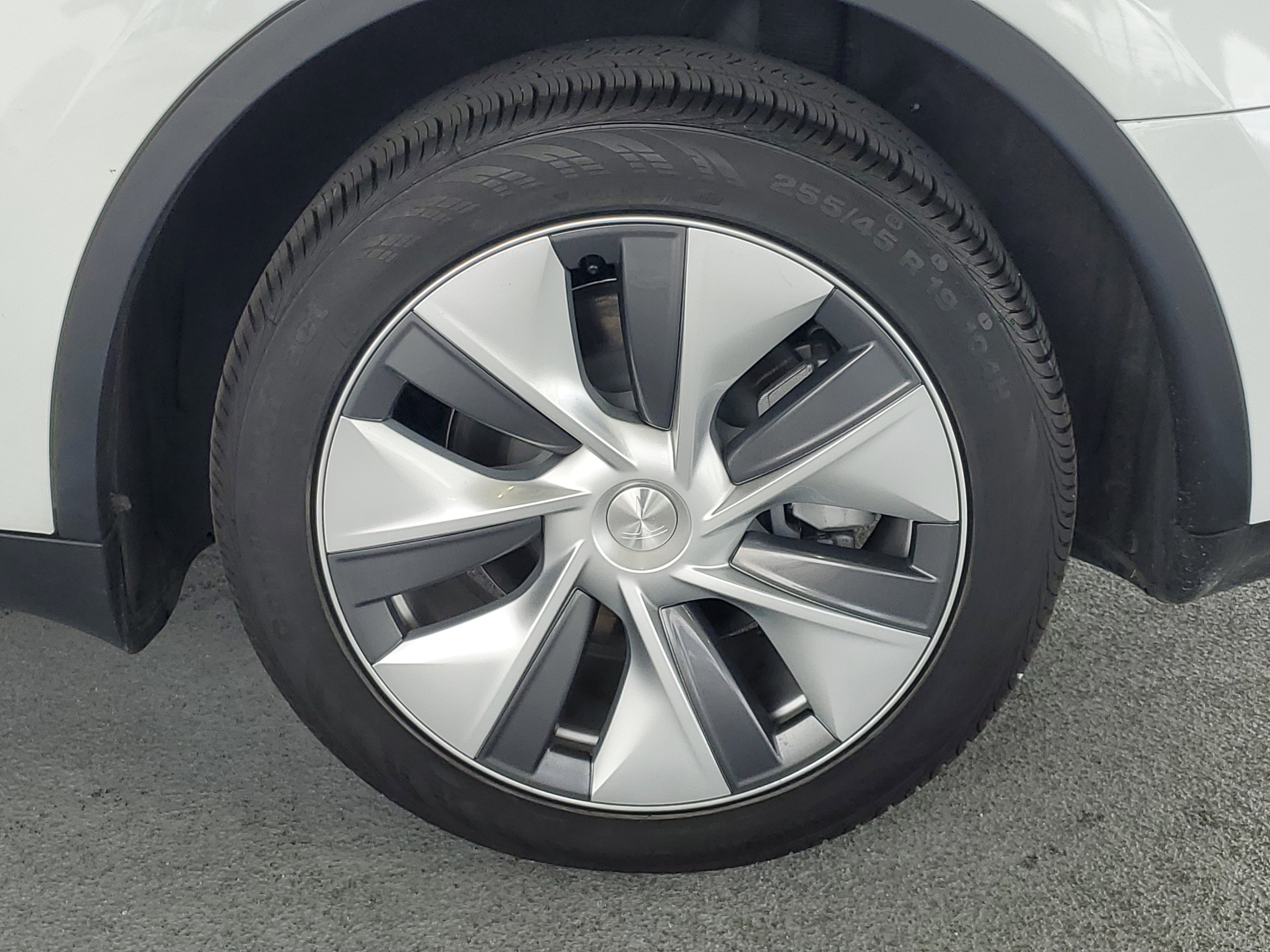 Used 2023 Tesla Model Y Long Range image 7