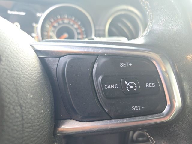 Used 2019 Jeep Wrangler Unlimited Sahara image 23