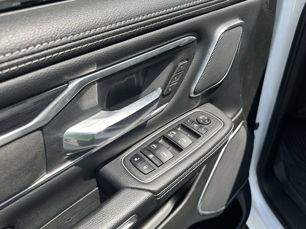Used 2023 RAM 1500 Laramie AWD/4WD image 19