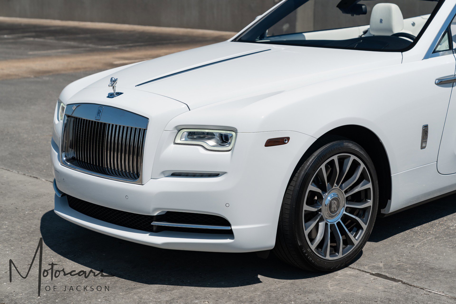 Used 2019 Rolls-Royce Dawn RWD image 38